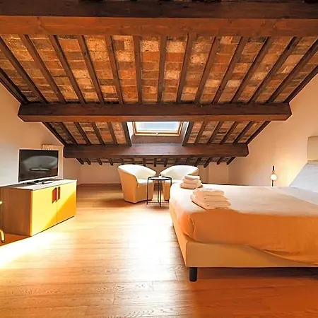 מלון דירות My Loft פררה